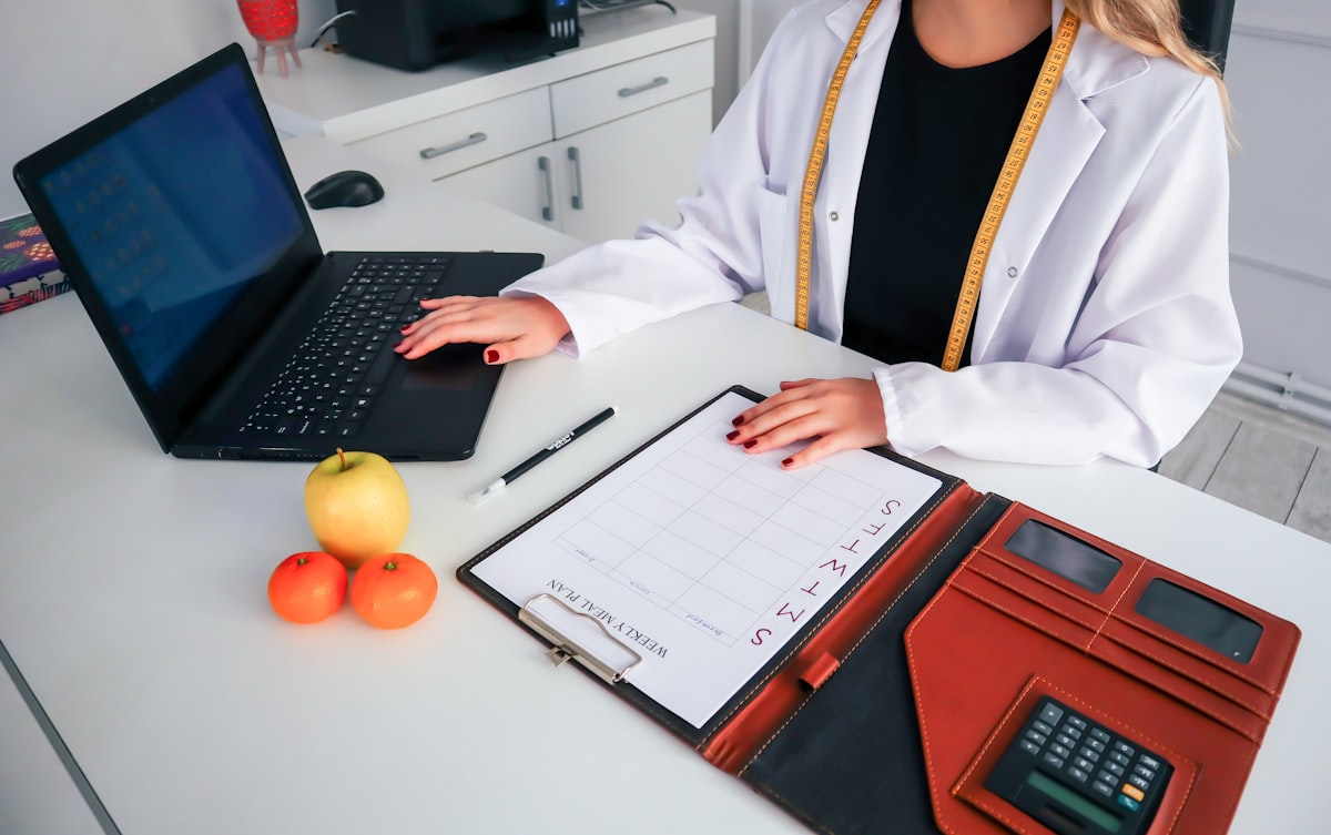 Uredništvo Healthyconsultpath — stručni vodiči o prehrani